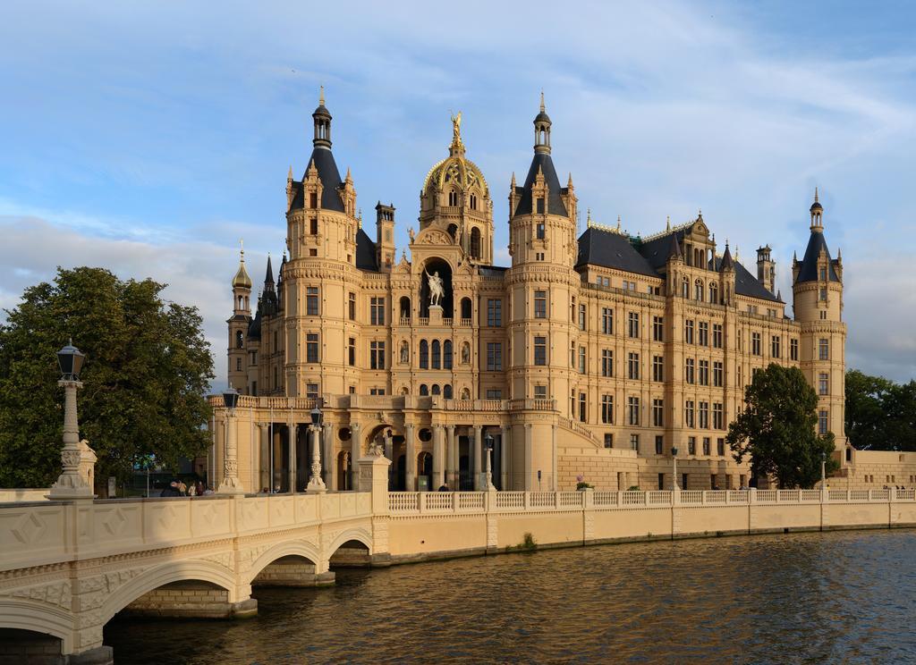 שוורין Hotel Pension Schwerin-Haus Schreiber מראה חיצוני תמונה