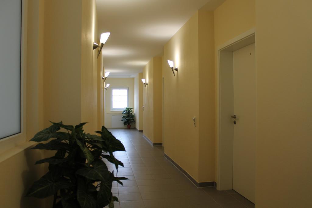 שוורין Hotel Pension Schwerin-Haus Schreiber מראה חיצוני תמונה