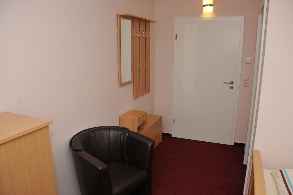 שוורין Hotel Pension Schwerin-Haus Schreiber חדר תמונה
